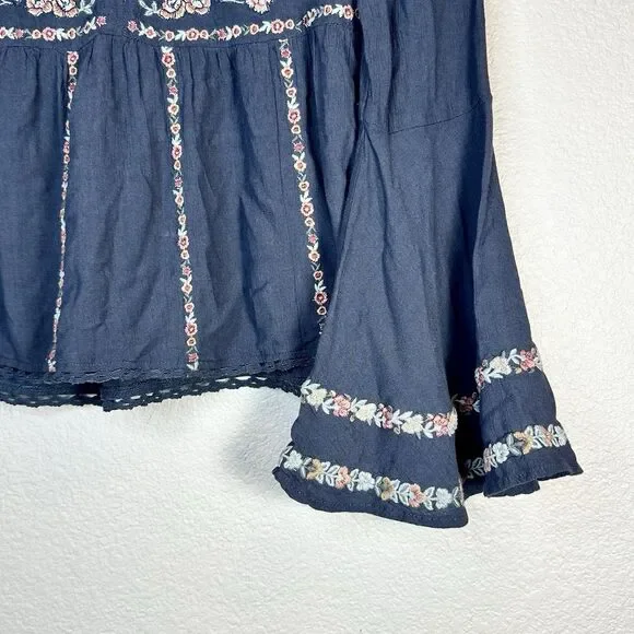 American Eagle XS Navy Embroidered Peasant Top Boho Bell Floral Bell Sleeve - Picture 4 of 6